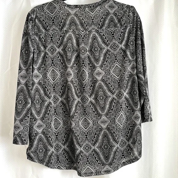 H&M Blouse - Picture 3 of 3